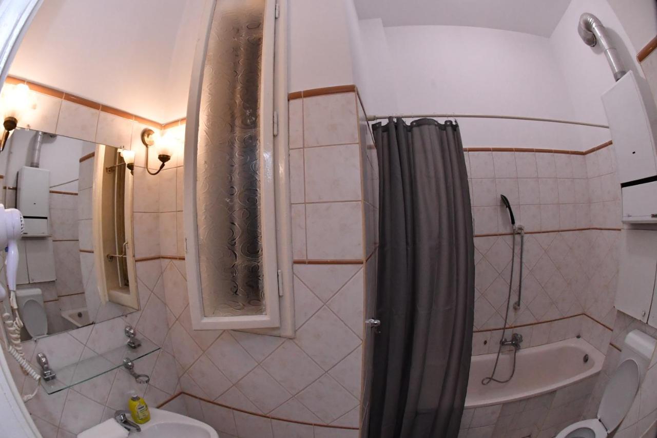 Five Seasons Vaci Utca Apartment Budapeste Exterior foto