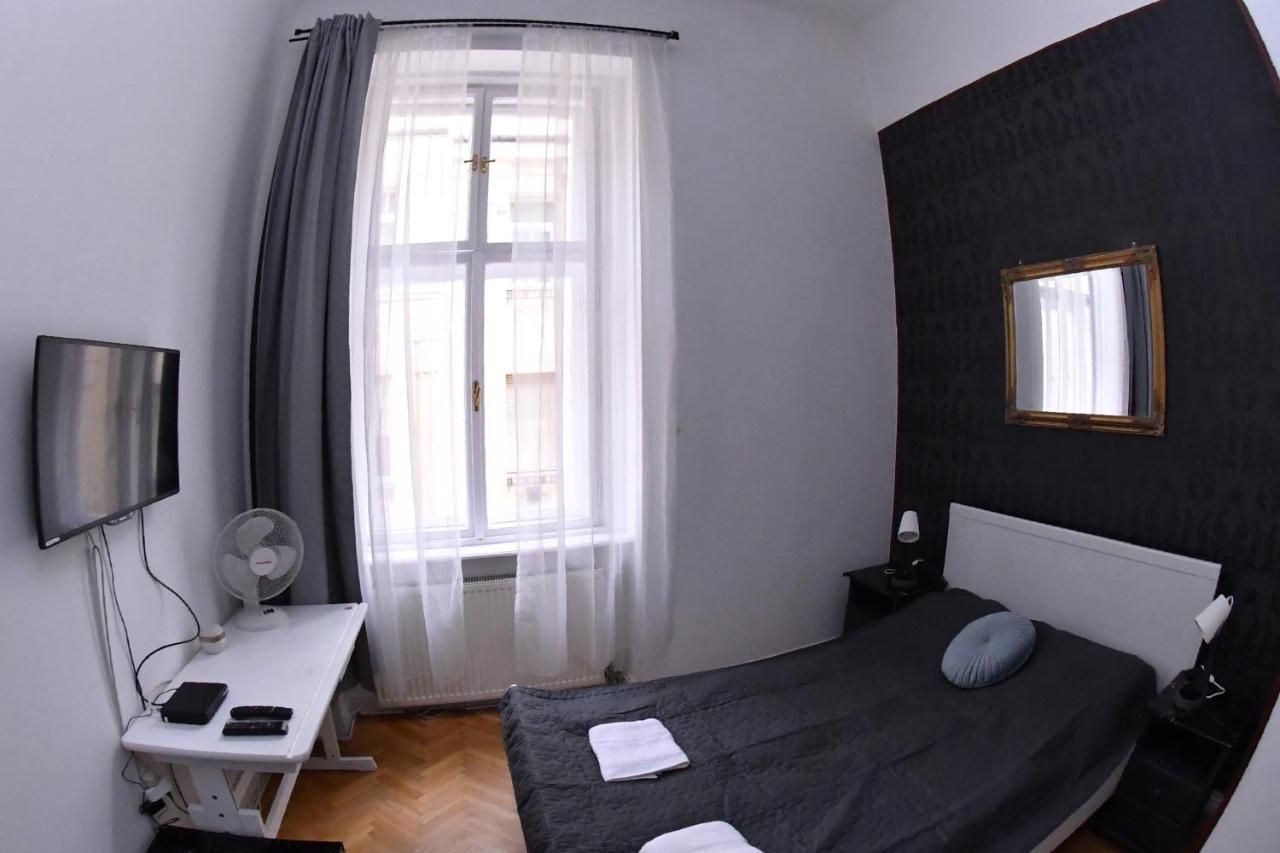 Five Seasons Vaci Utca Apartment Budapeste Exterior foto