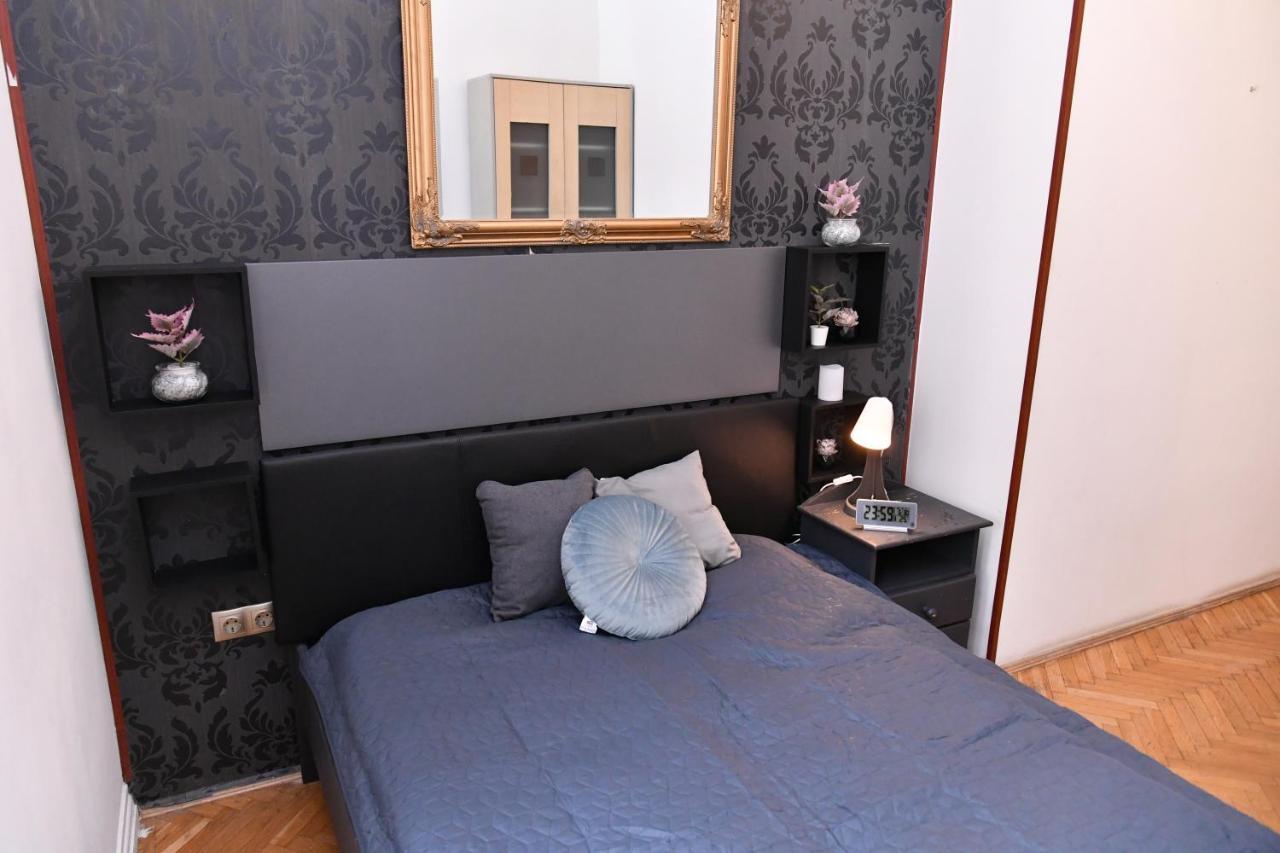 Five Seasons Vaci Utca Apartment Budapeste Exterior foto